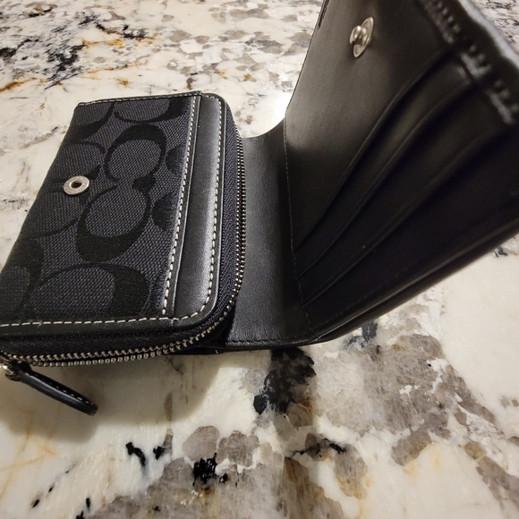 Coach Wallet - Picture 5 of 5